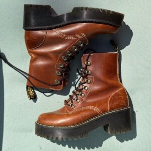 Dr. Martens Leona in Butterscotch